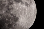 Dettaglio della luna con telescopio